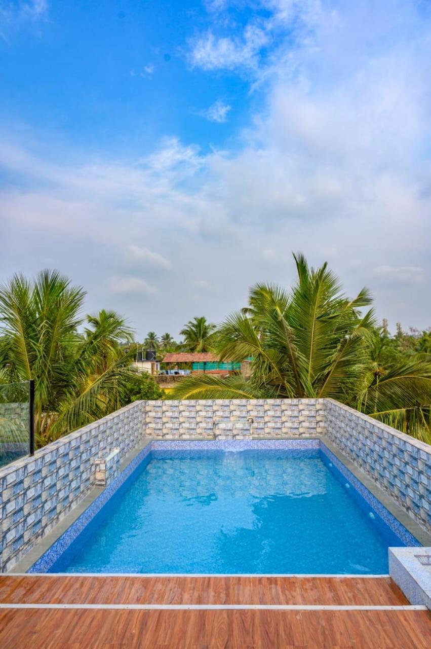 Beachfront Resort Calangute Exterior photo